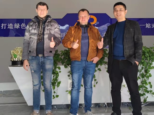 熱烈歡迎俄羅斯友人蒞臨我公司參觀考察洽談業(yè)務(wù)